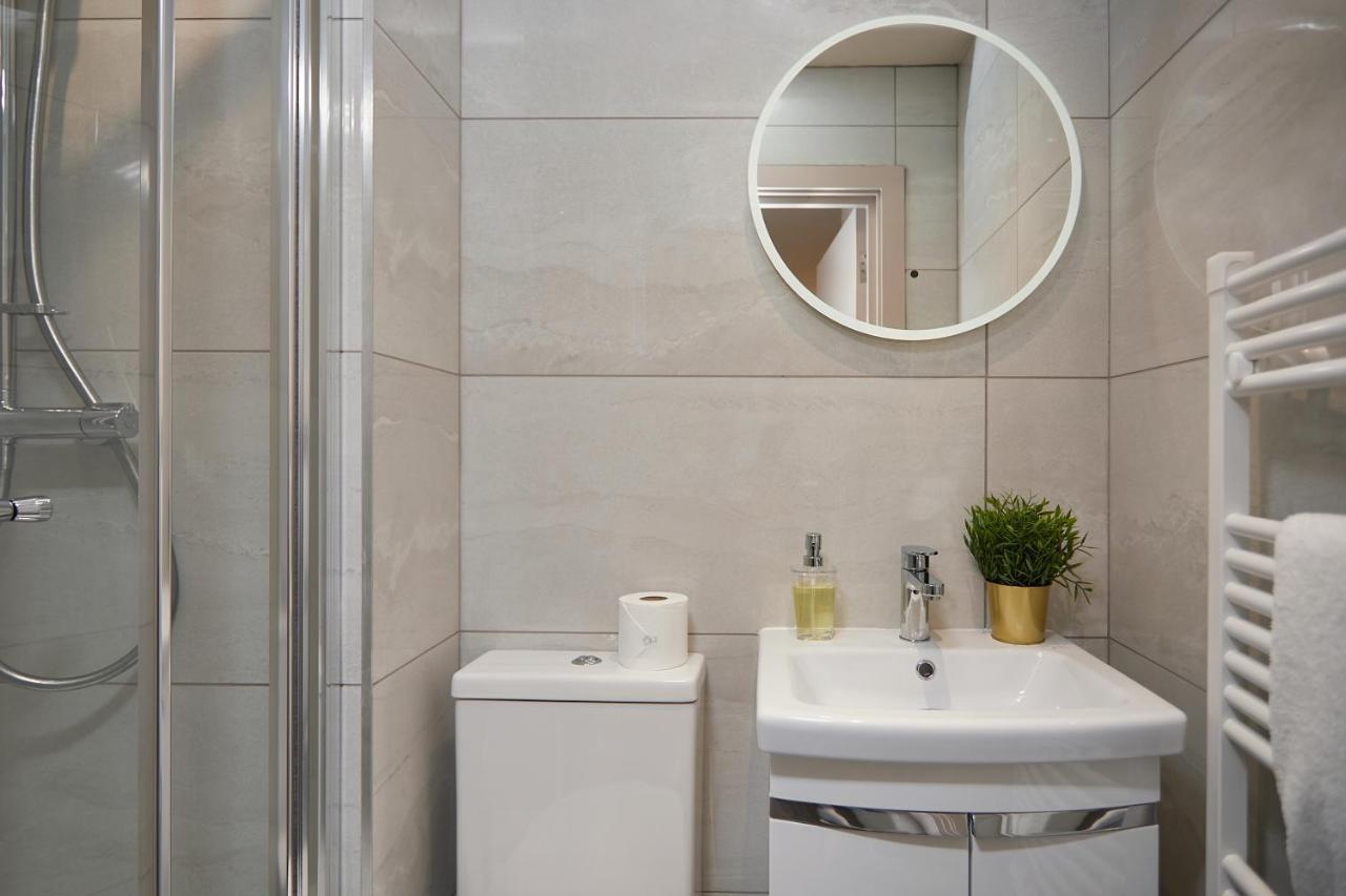 Humber Lofts Apartments كينغستون أبون هول المظهر الخارجي الصورة