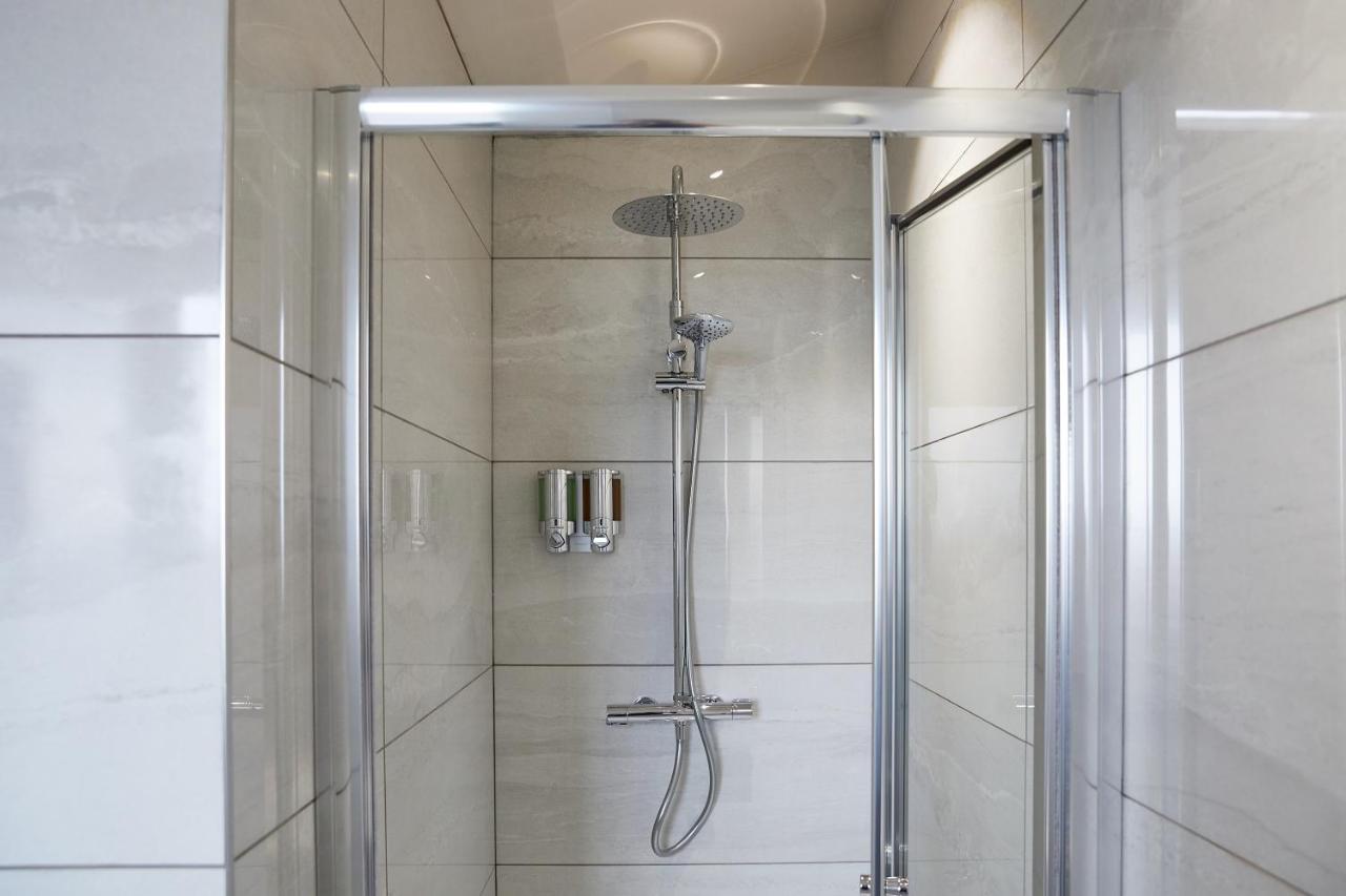 Humber Lofts Apartments كينغستون أبون هول المظهر الخارجي الصورة