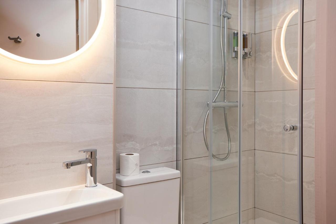 Humber Lofts Apartments كينغستون أبون هول المظهر الخارجي الصورة